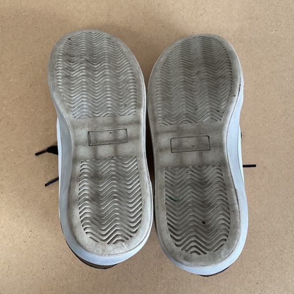 Star Sneakers. Pink/White/Black with Leopard Stars. Size 10 - Picture 7 of 7